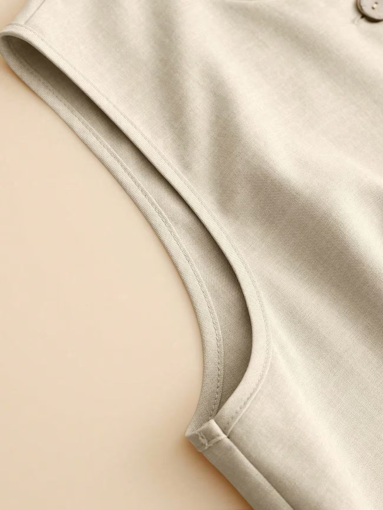 Linne Ärmlös Väst och Shorts i Matchande Set